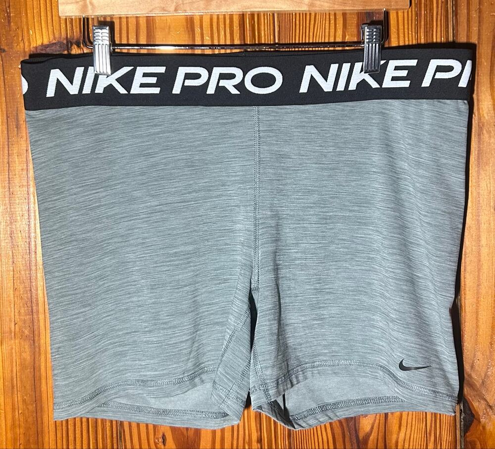 Nike Pro Women’s Compression Shorts 5” gray/black swoosh gym workout size XXL